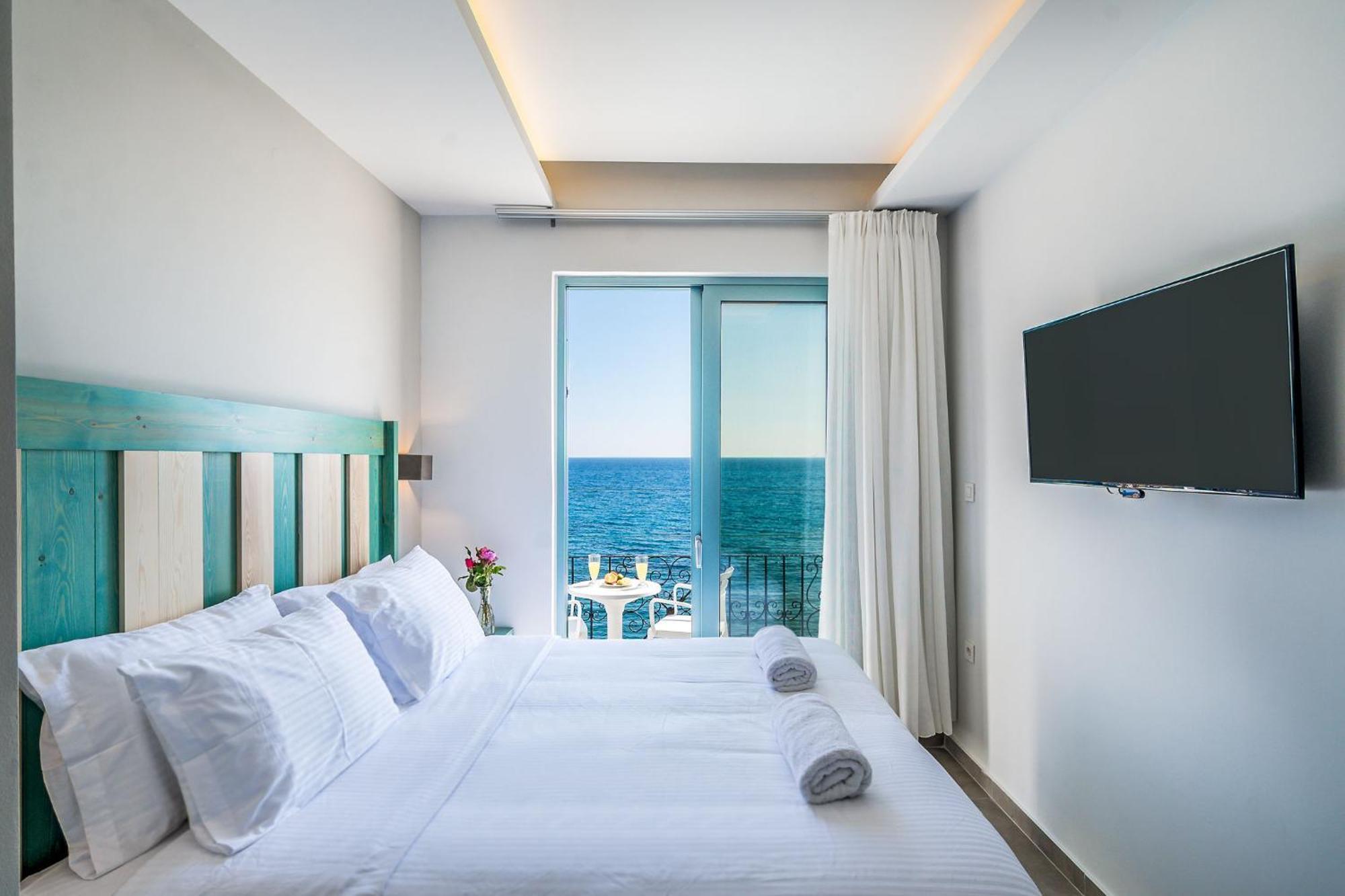 Samaria By The Sea Aparthotel Khora Sfakion Exterior photo