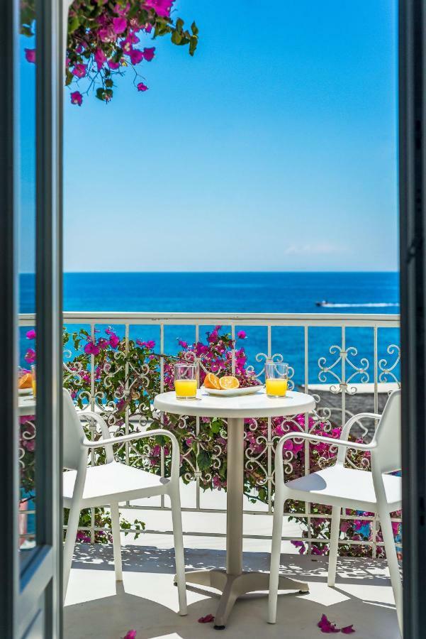 Samaria By The Sea Aparthotel Khora Sfakion Exterior photo