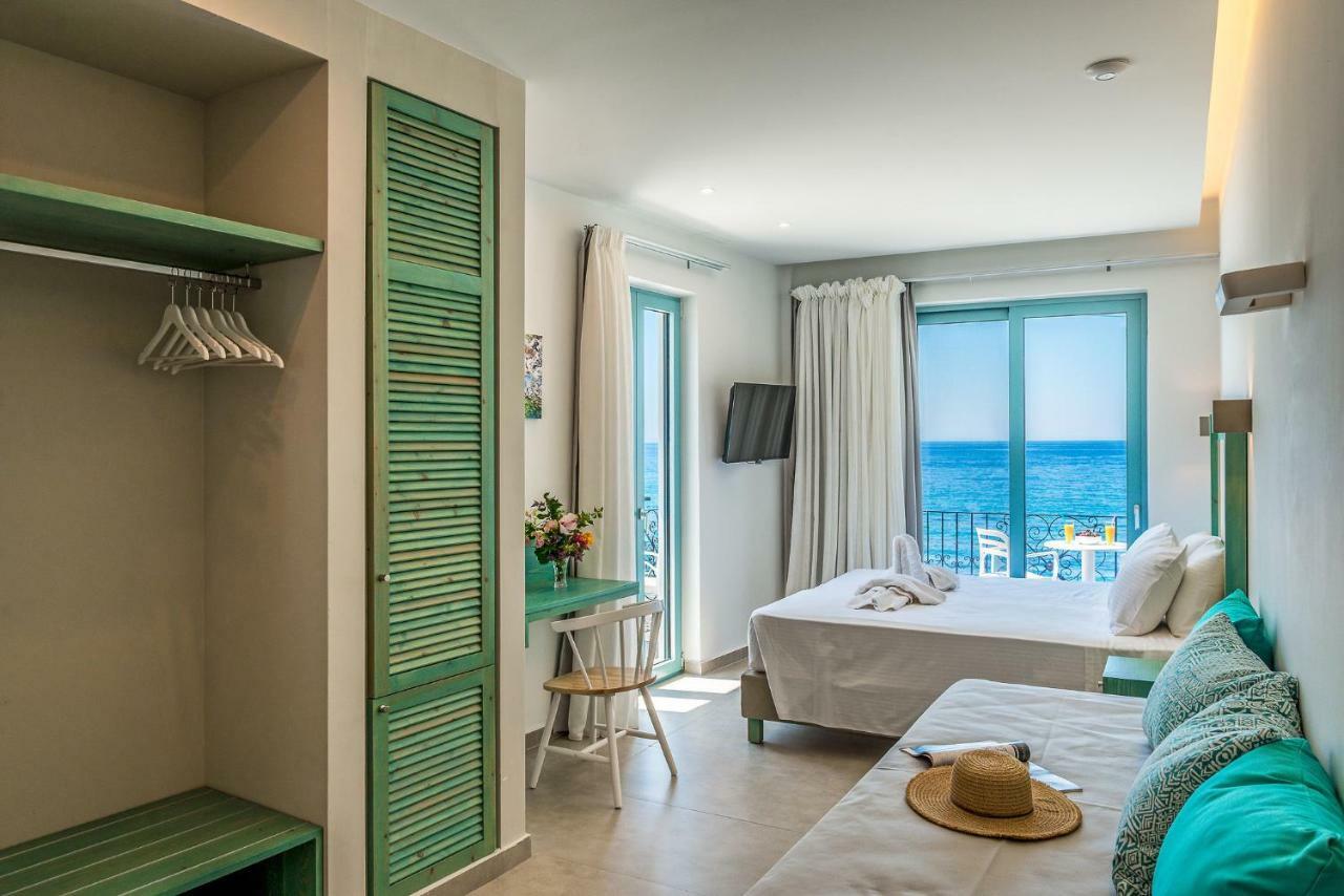 Samaria By The Sea Aparthotel Khora Sfakion Exterior photo